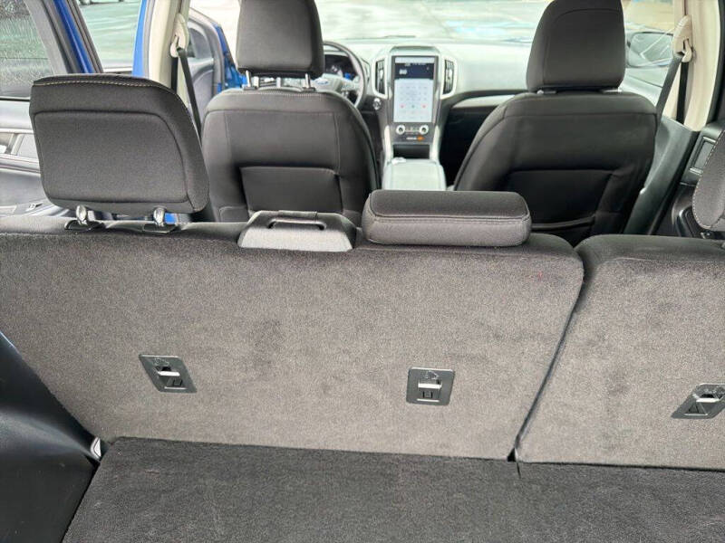 2022 Ford Edge SE