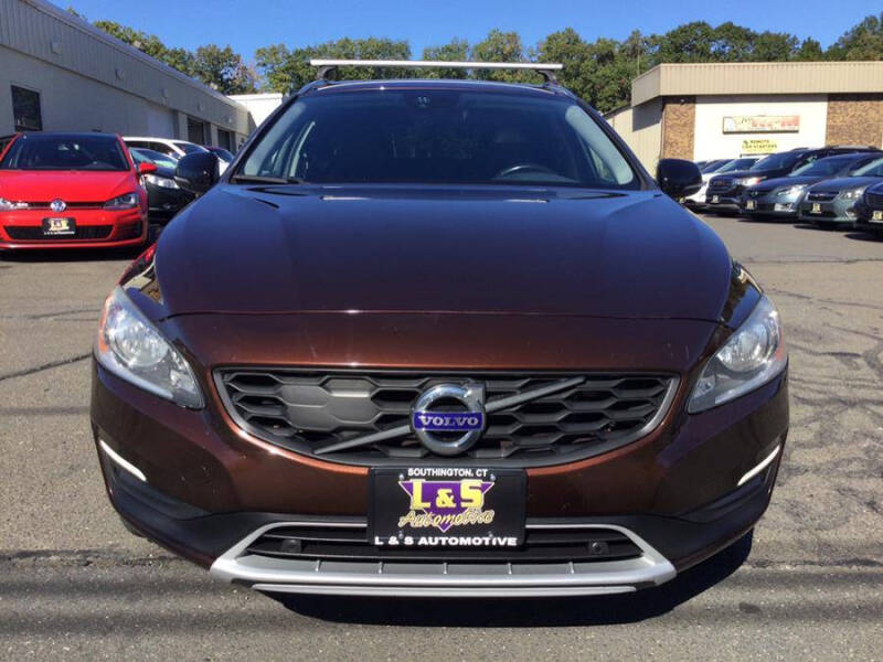 2017 Volvo V60 Cross Country T5 Premier