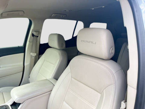 2022 GMC Acadia Denali