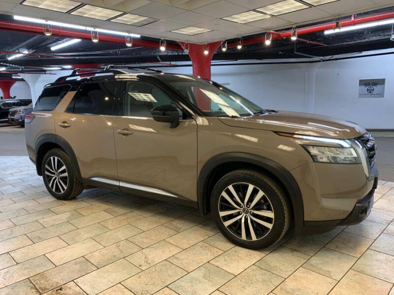 2023 Nissan Pathfinder Platinum