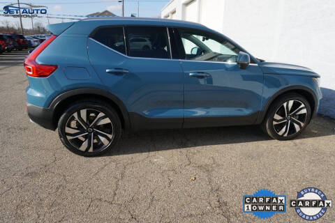2023 Volvo XC40 B5 Ultimate Bright Theme