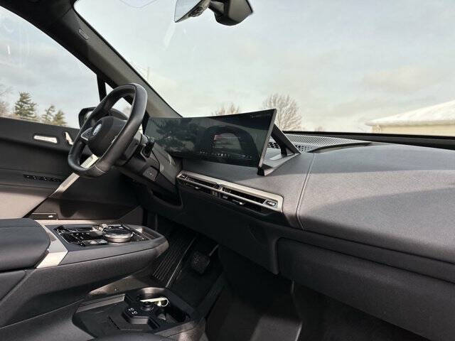 2025 BMW iX xDrive50