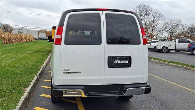 2024 Chevrolet Express LT 3500