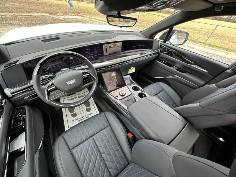 2025 Cadillac Escalade IQ Sport 1