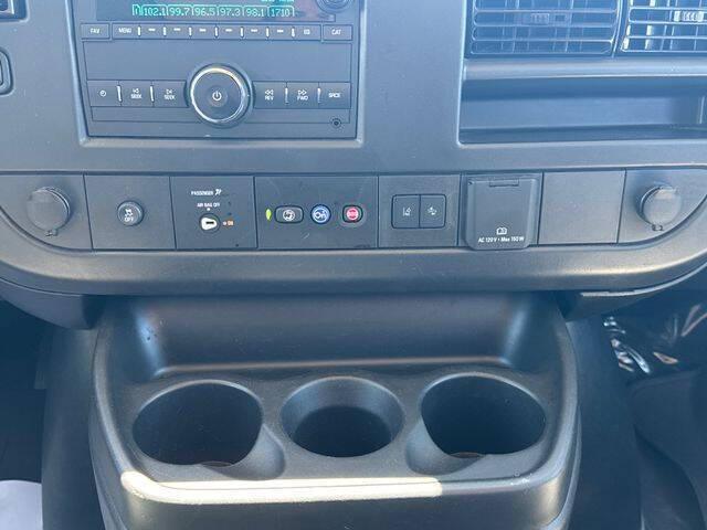 2025 Chevrolet Express LT 3500