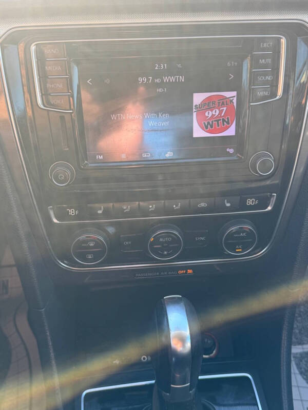 2017 Volkswagen Passat 1.8T R-Line