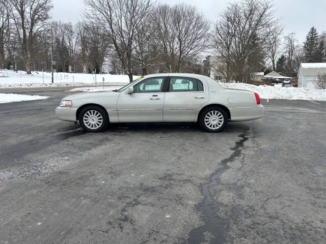 2005 Lincoln Town Car for sale at Main Street Motors Of Buffalo Llc in Springville, NY