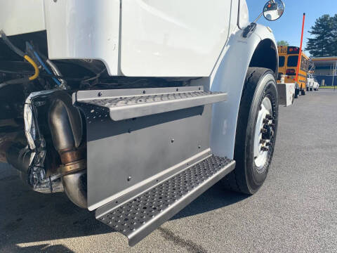 2016 Freightliner M2 106