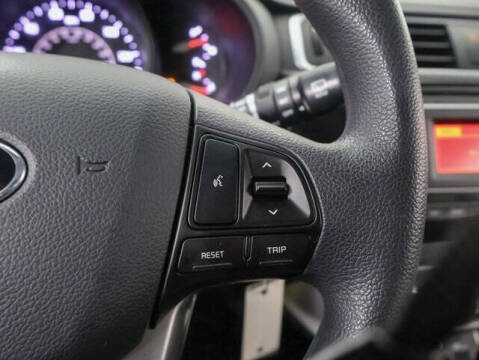 2016 Kia Rio 5-Door LX