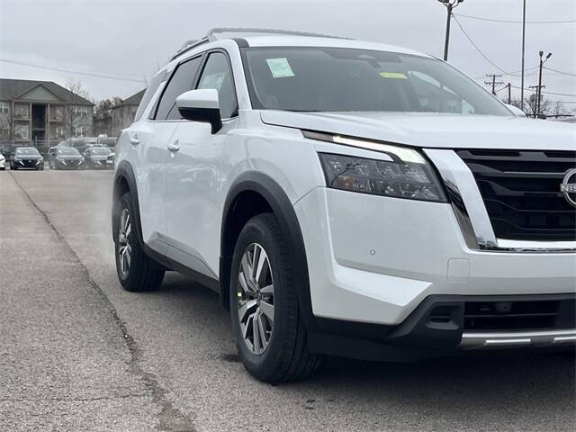 2025 Nissan Pathfinder SL