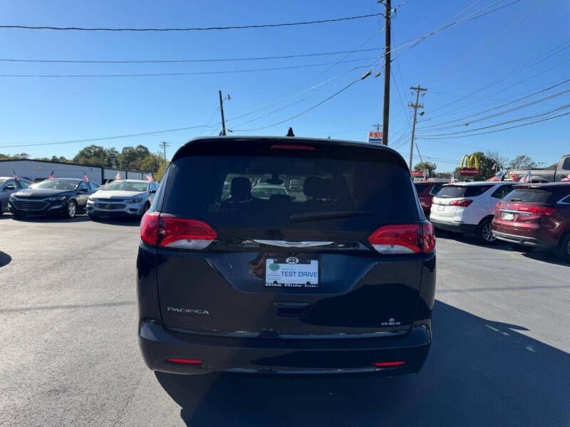2017 Chrysler Pacifica Touring