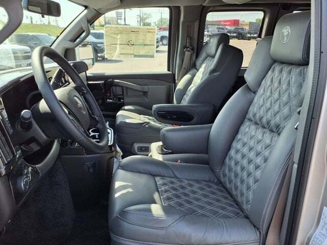 2025 GMC Savana 2500