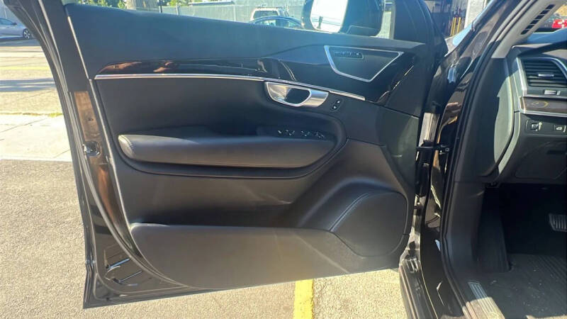 2019 Volvo XC90 T5 Momentum