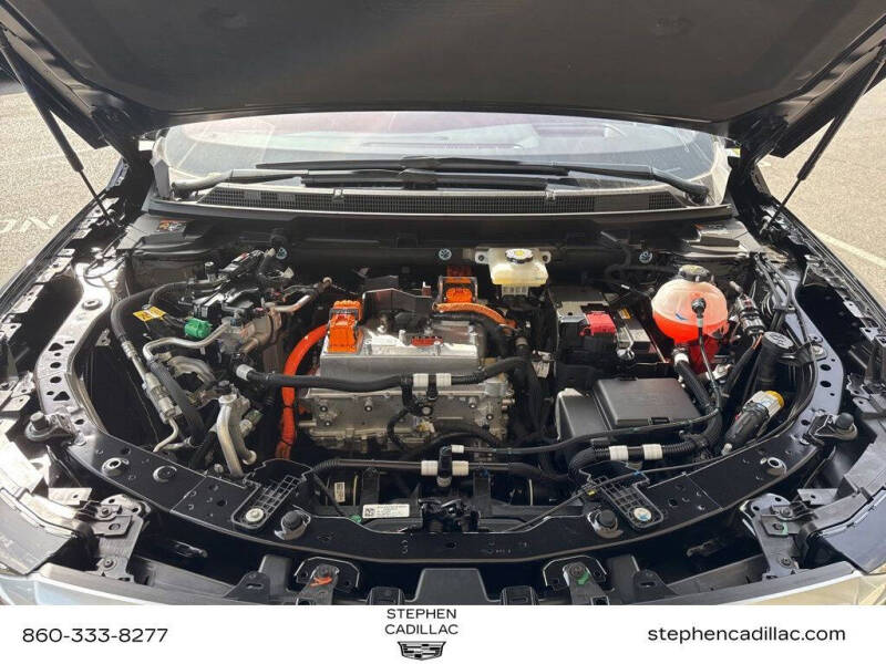 2025 Cadillac OPTIQ Luxury 2