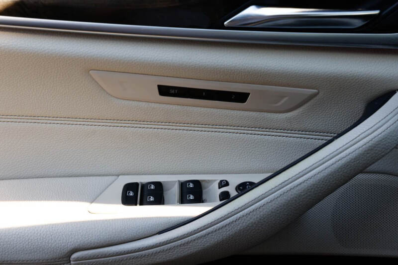 2017 BMW 5 Series 540i