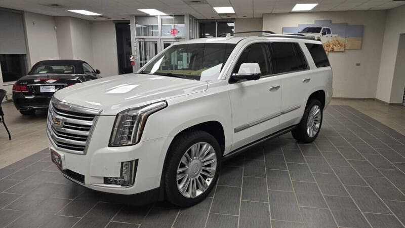 2016 Cadillac Escalade Platinum's photo