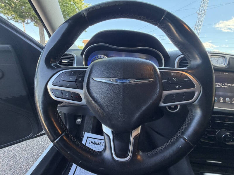 2017 Chrysler 300 Limited