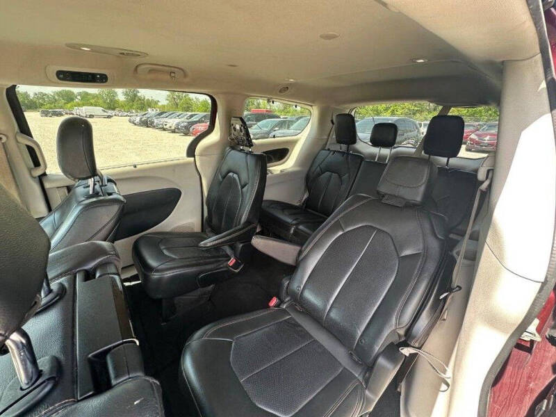 2017 Chrysler Pacifica Touring-L Plus