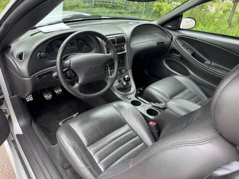 2004 Ford Mustang GT Deluxe