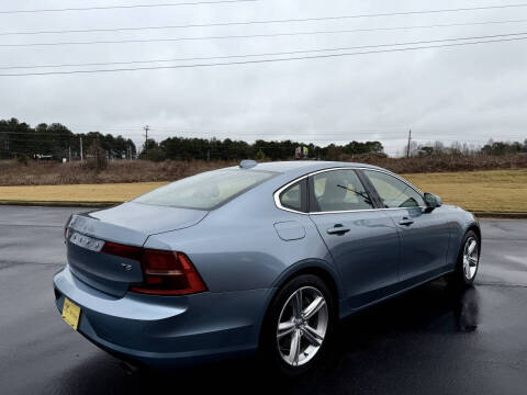 2017 Volvo S90 T5 Momentum