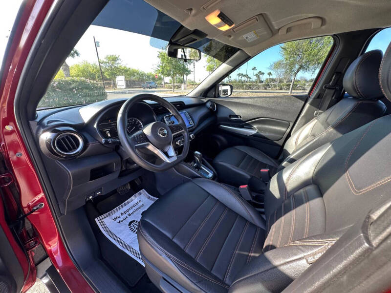 2020 Nissan Kicks SR