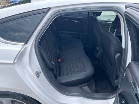 2013 Ford Fusion SE