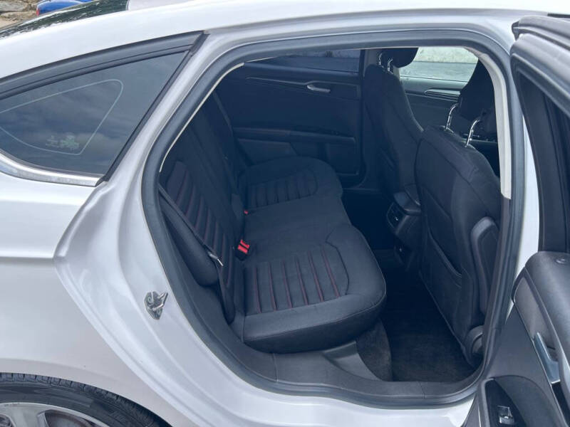 2013 Ford Fusion SE