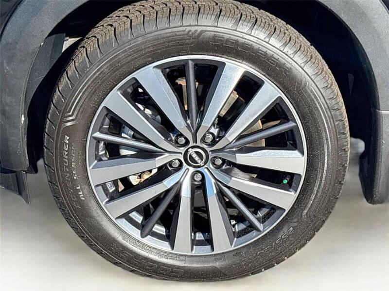 2022 Nissan Pathfinder Platinum