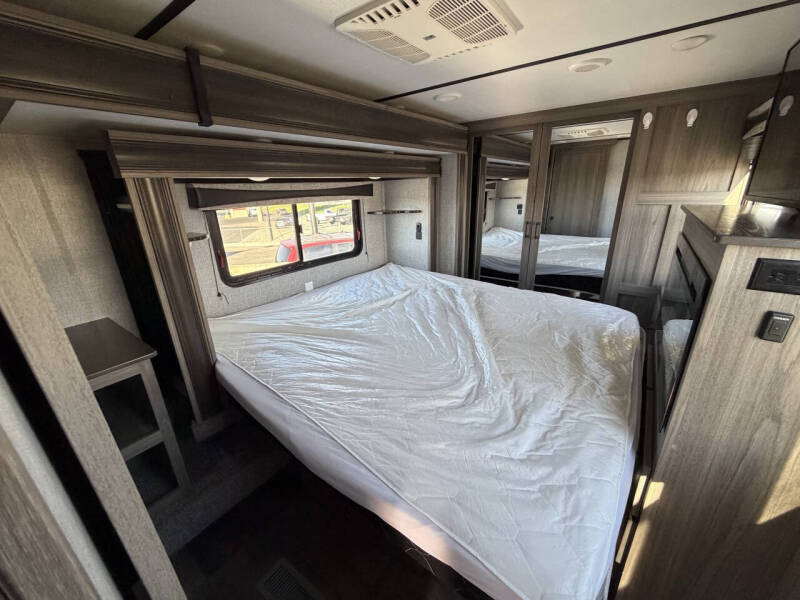 2021 Crossroads RV CE3891MK21