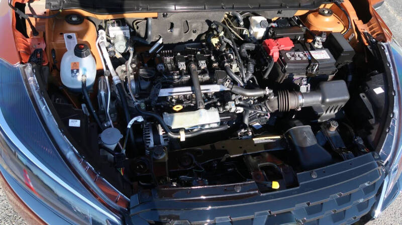 2023 Nissan Kicks SR