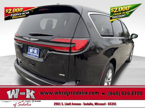 2026 Chrysler Pacifica Select