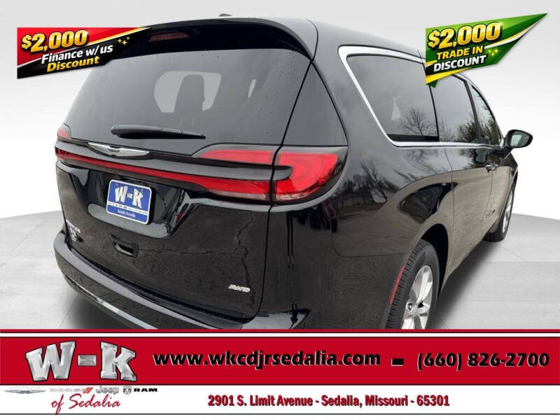 2026 Chrysler Pacifica Select