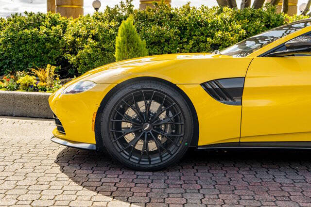 2023 Aston Martin Vantage 8