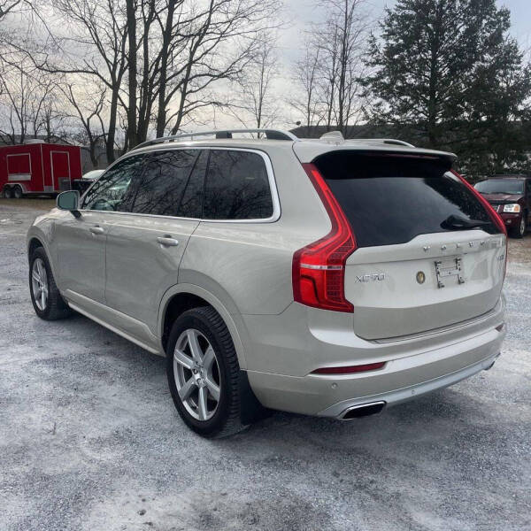2016 Volvo XC90 T8 eAWD Momentum