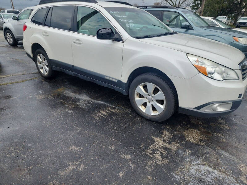 2011 Subaru Outback I Premium photo 3