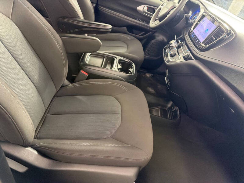 2023 Chrysler Pacifica Touring