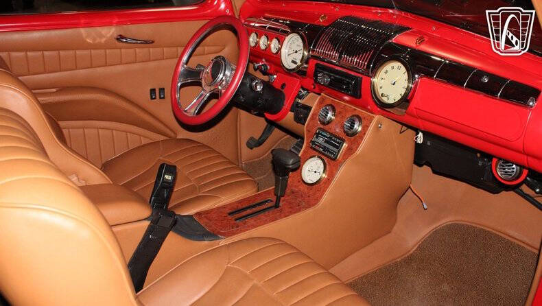 1948 Ford Deluxe