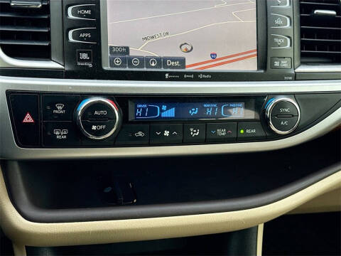 2017 Toyota Highlander Limited Platinum