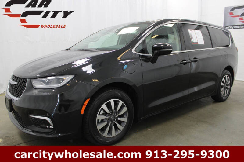 2024 Chrysler Pacifica Plug-In Hybrid Select