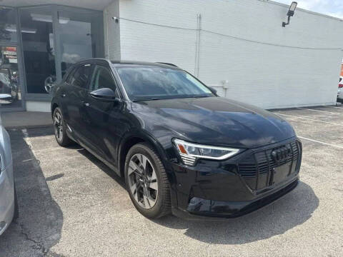 2021 Audi e-tron quattro Premium