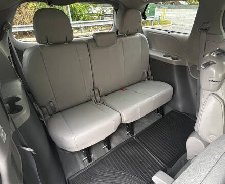 2016 Toyota Sienna XLE 8-Passenger