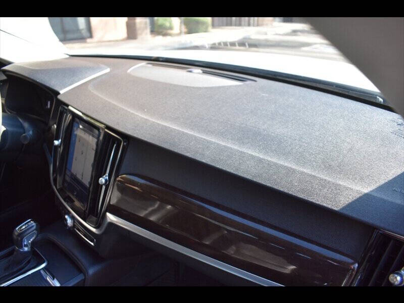 2017 Volvo S90 T5 Momentum