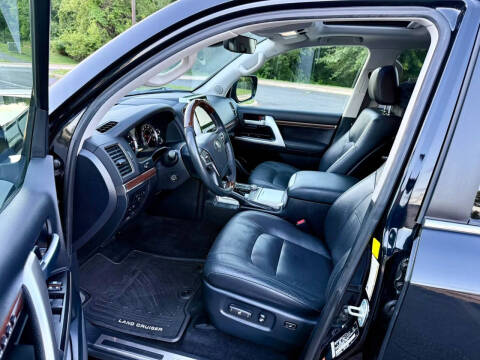 2016 Toyota Land Cruiser