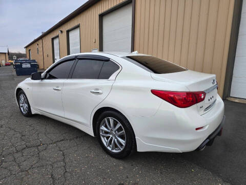 2015 Infiniti Q50 Premium