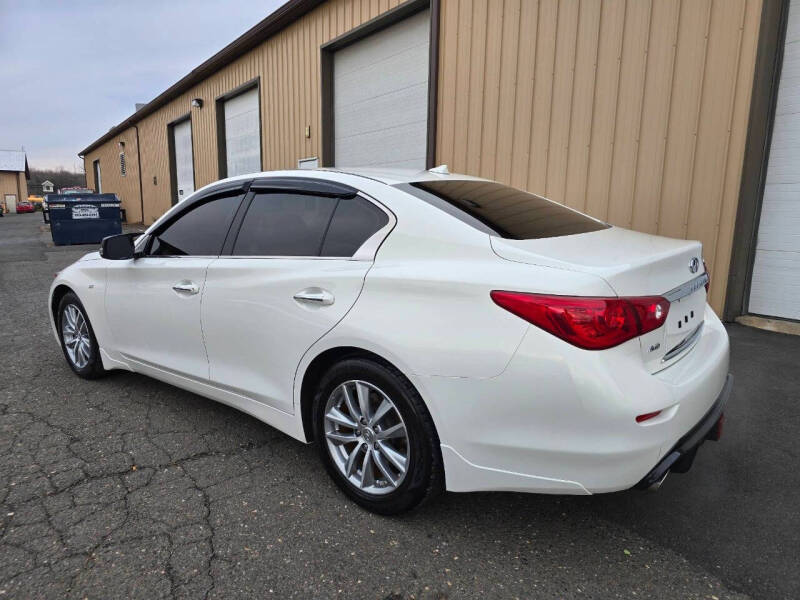 2015 Infiniti Q50 Premium