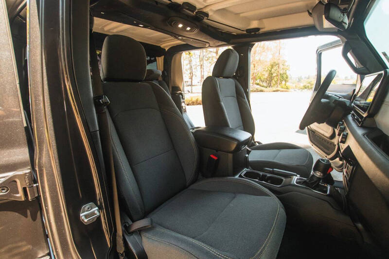 2024 Jeep Gladiator Sport