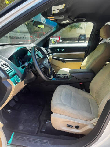 2016 Ford Explorer