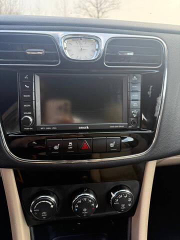 2011 Chrysler 200 Touring
