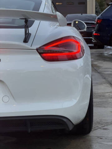 2016 Porsche Cayman GT4