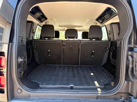 2020 Land Rover Defender 110 SE